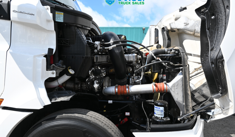 
								2022 Freightliner Cascadia full									