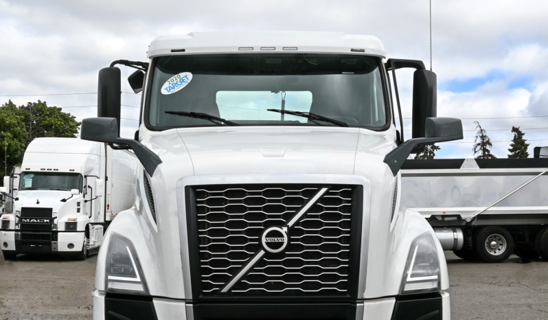 
								2020 Volvo Daycab full									