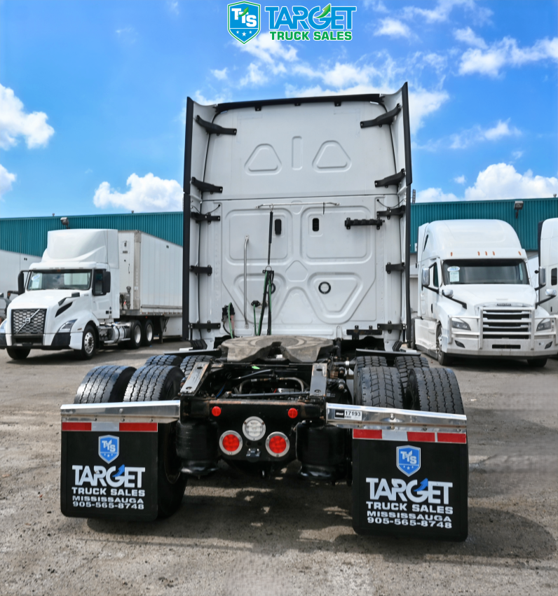 
								2021 Freightliner Cascadia full									