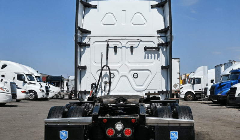 
								2022 Freightliner Cascadia full									