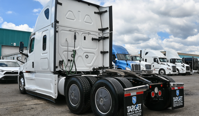 
								2021 Freightliner Cascadia full									