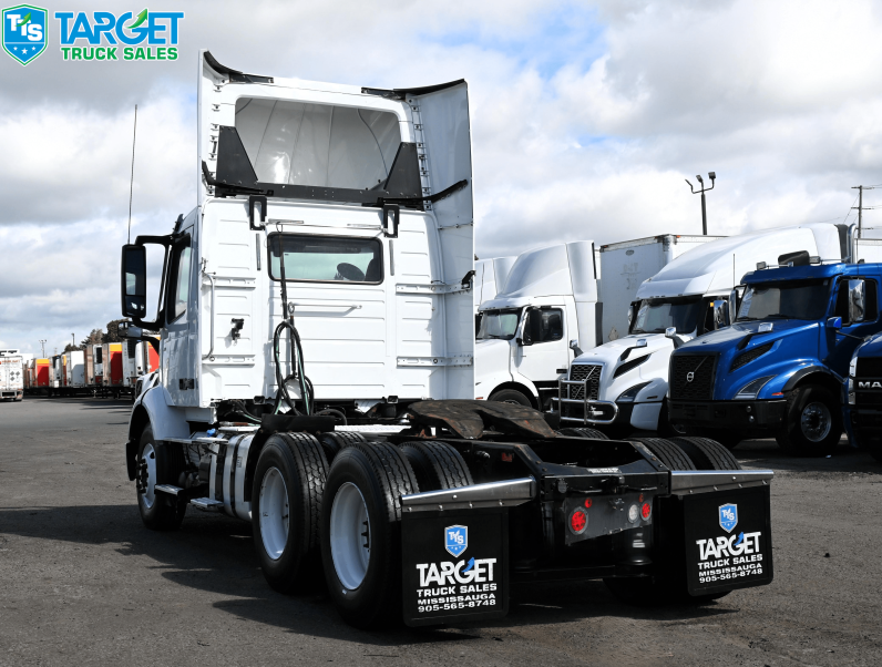 
								2018 Volvo Day Cab full									