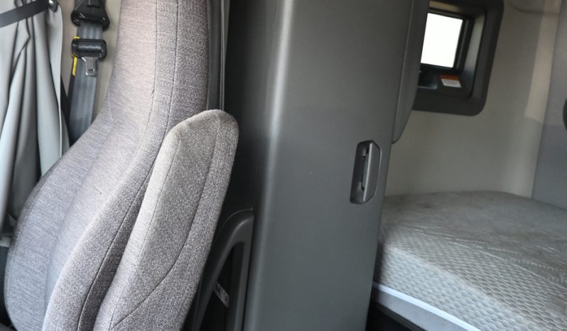 
								2021 Volvo 760 full									