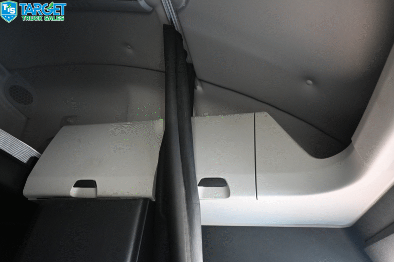 
								2024 Freightliner Cascadia full									