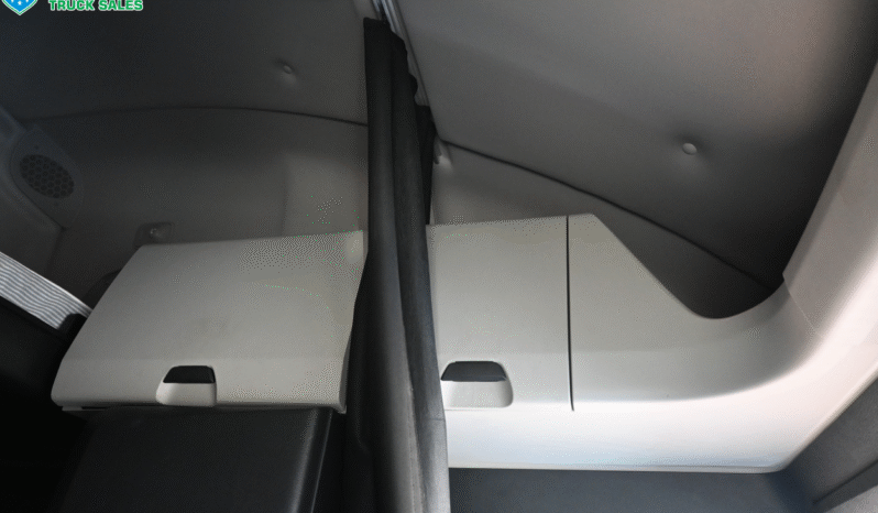 
								2024 Freightliner Cascadia full									