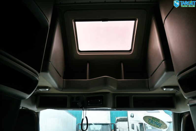 
								2022 Volvo 760 full									