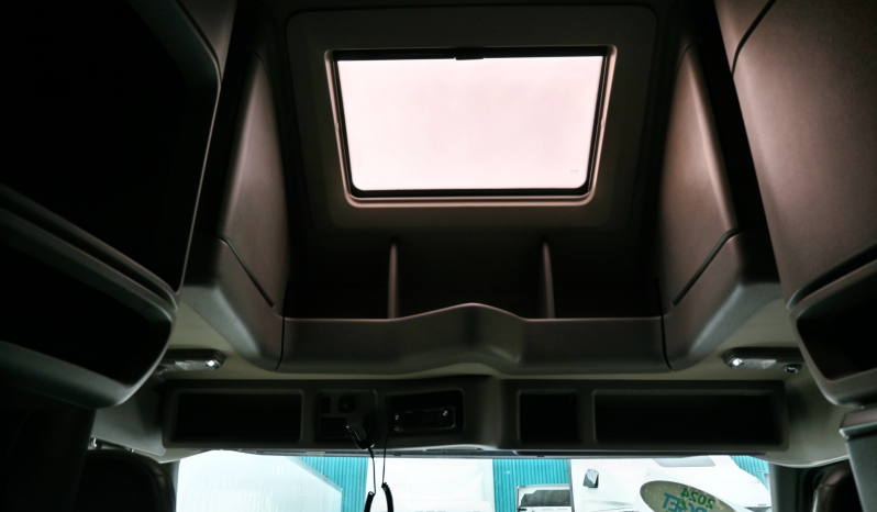 
								2022 Volvo 760 full									
