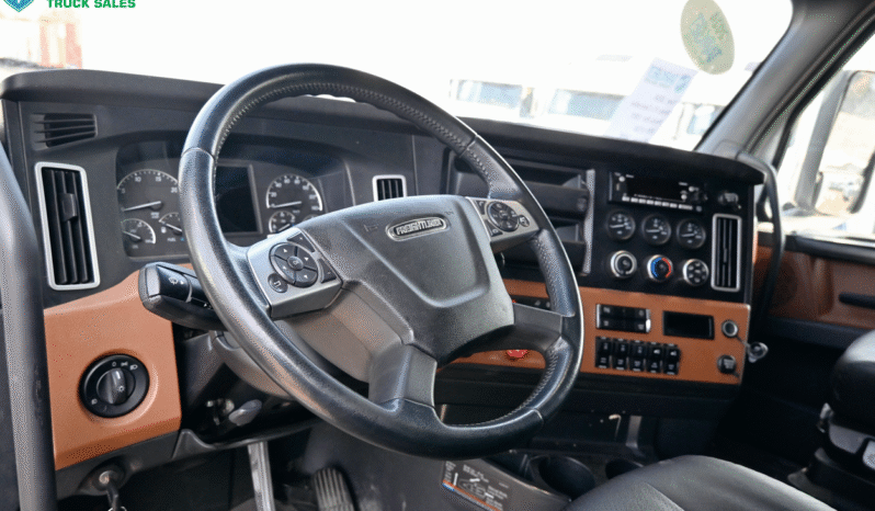 
								2024 Freightliner Cascadia full									