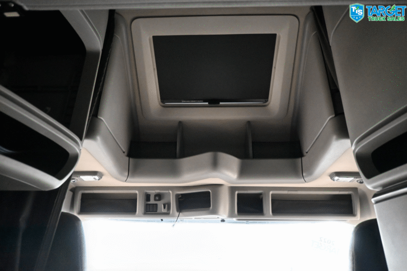 
								2022 Volvo 760 full									