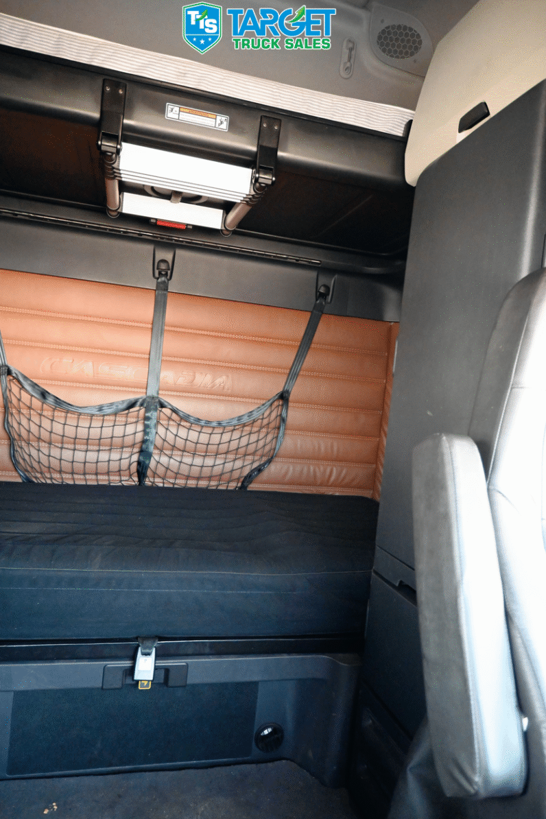 
								2024 Freightliner Cascadia full									