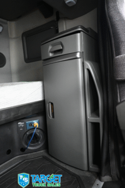 
										2022 Volvo 760 full									