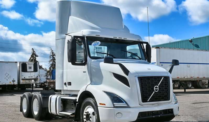 
								2018 Volvo Daycab full									