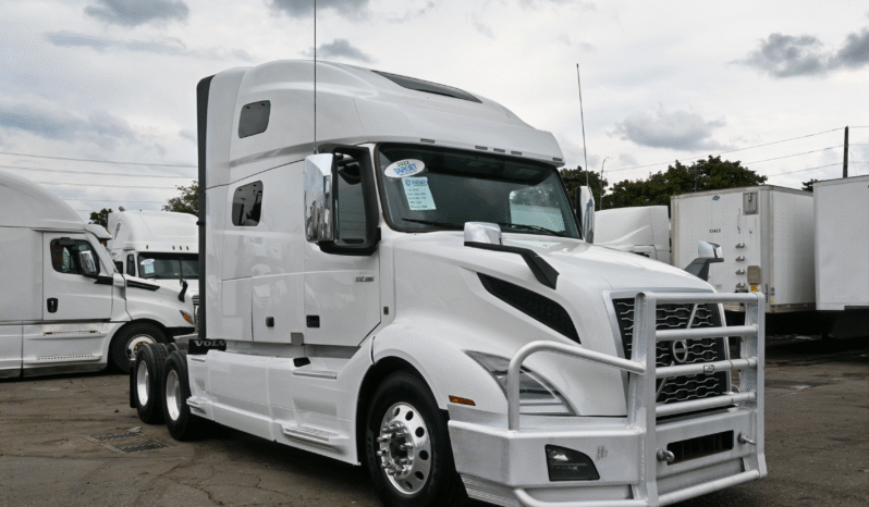 
								2022 Volvo 760 full									