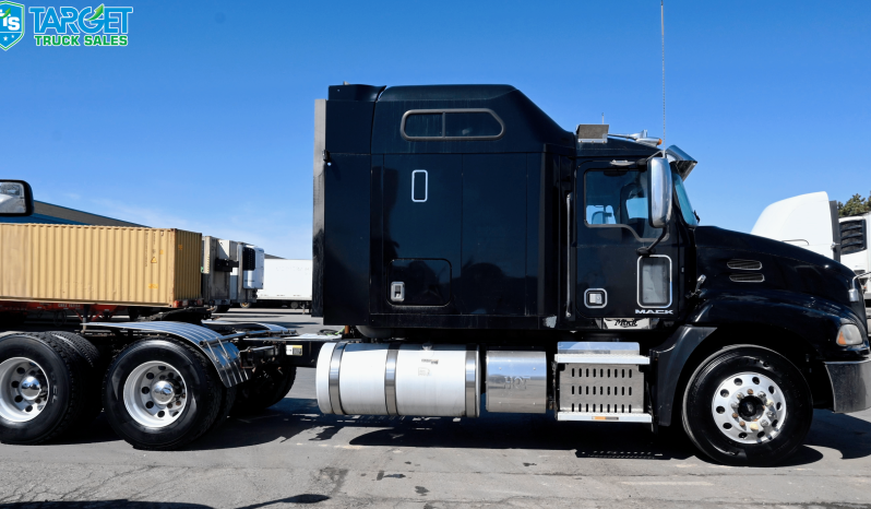 
								2016 Mack Pinnacle full									