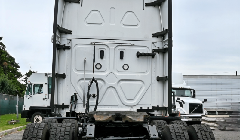 
								2019 Freightliner Cascadia full									