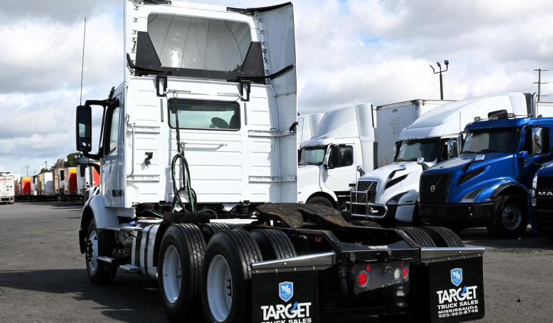 
								2018 Volvo Daycab full									