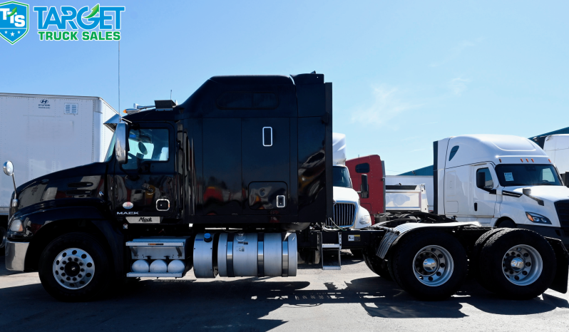 
								2016 Mack Pinnacle full									