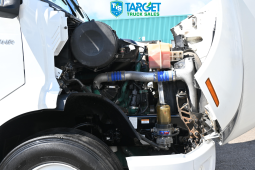 
										2018 Volvo Daycab full									