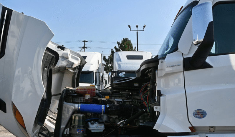 
								2024 Freightliner Cascadia full									