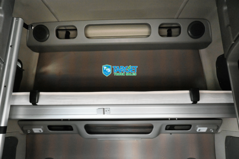 
								2022 Volvo 860 full									