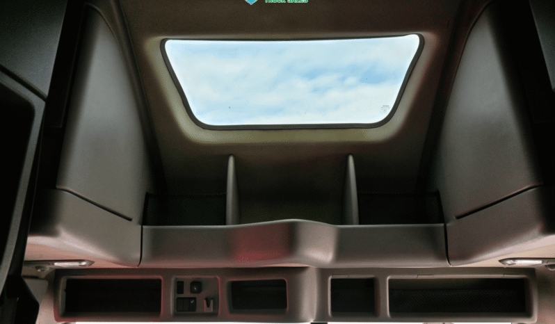 
								2021 Volvo 860 full									