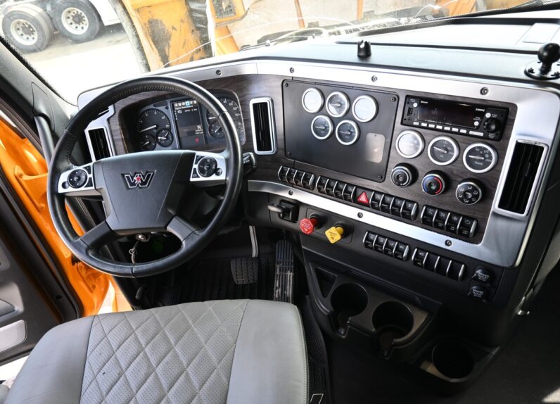 
								2024 Western Star 49X full									