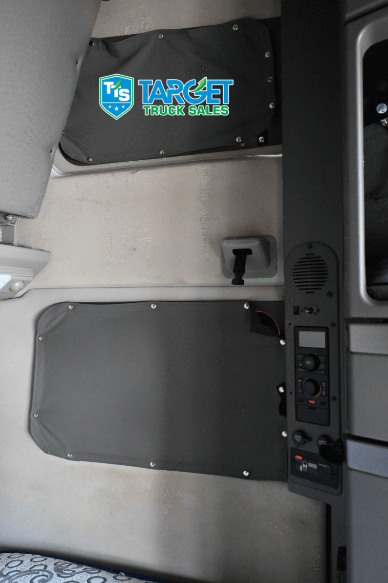 
								2021 Volvo 860 full									