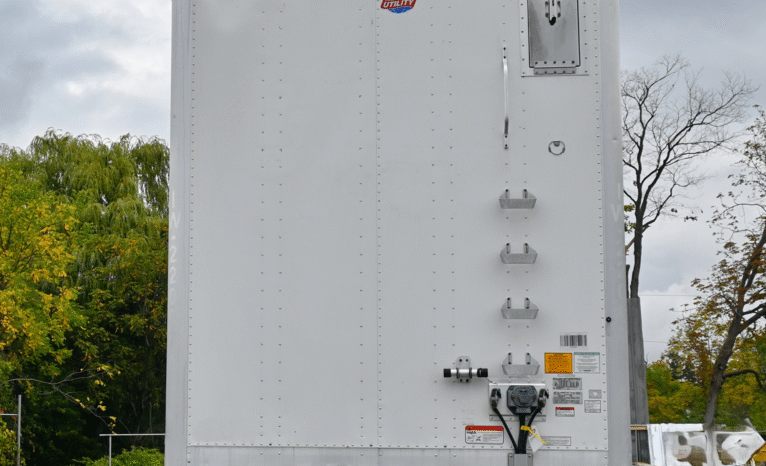 
								2022 Utility Dry Van full									