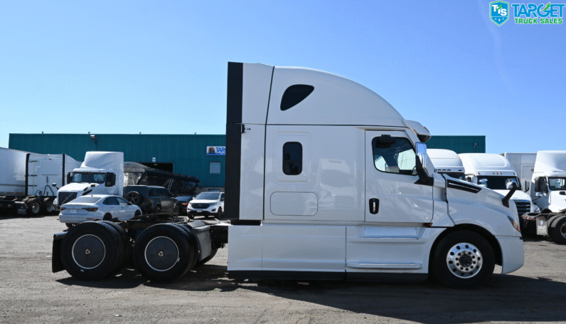 
								2023 Freightliner Cascadia full									