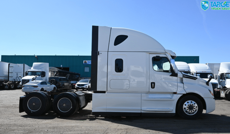 
								2023 Freightliner Cascadia full									