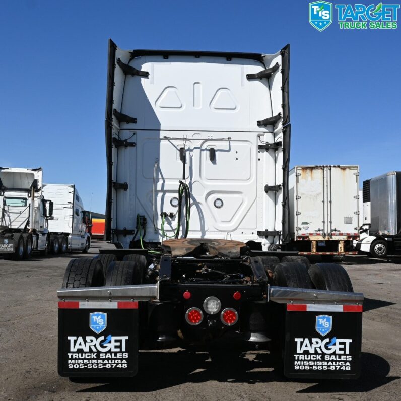 
								2024 Freightliner Cascadia full									