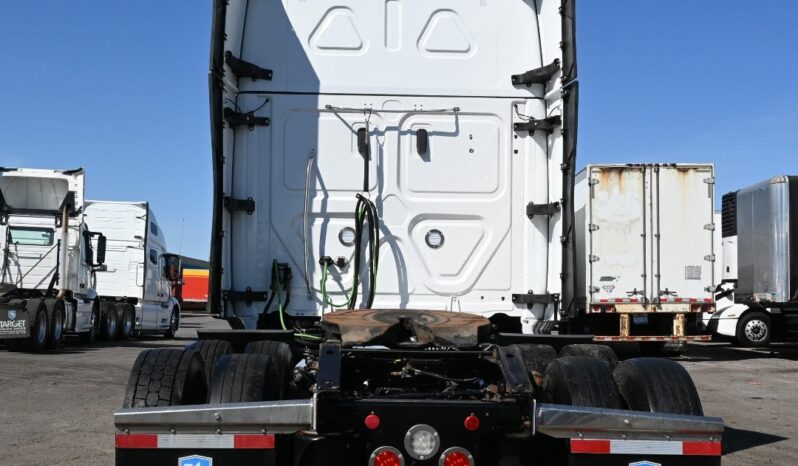 
								2024 Freightliner Cascadia full									