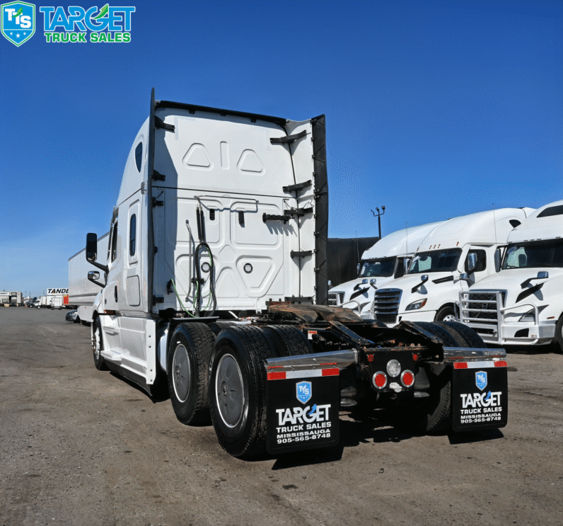 
								2023 Freightliner Cascadia full									