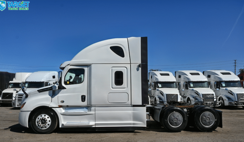 
								2023 Freightliner Cascadia full									