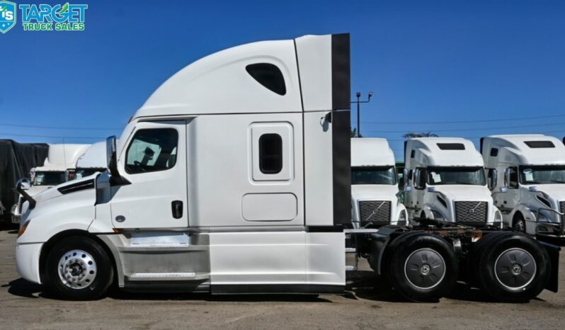 
								2024 Freightliner Cascadia full									