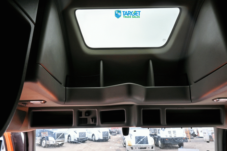 
								2023 Volvo 860 full									