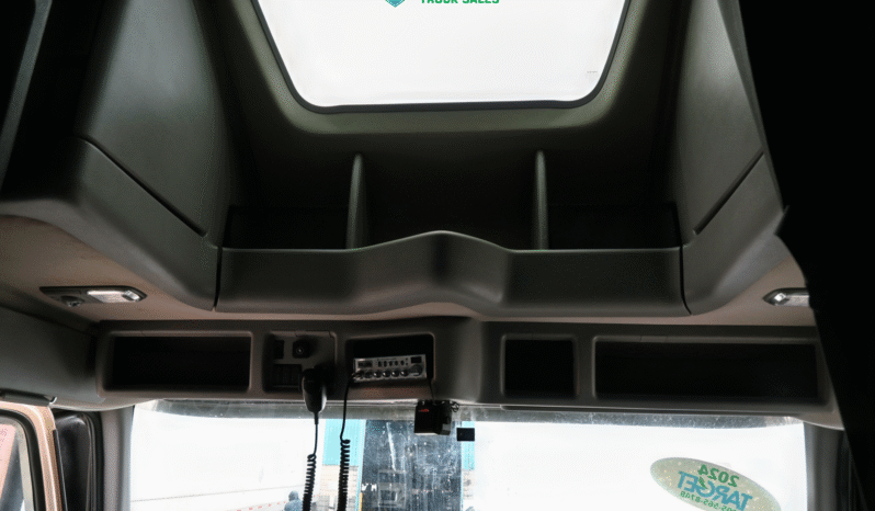 
								2024 Volvo 860 full									