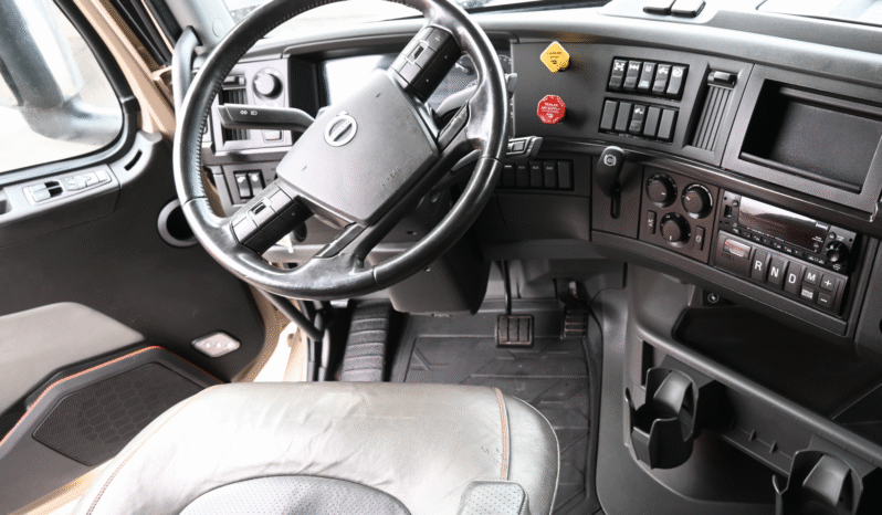 
								2024 Volvo 860 full									