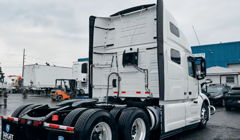 
								2021 Volvo 760 full									