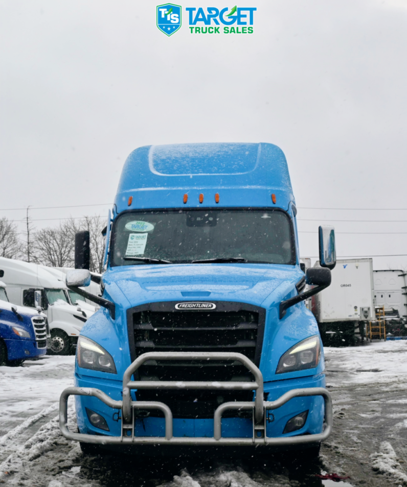 
								2022 Freightliner Cascadia full									
