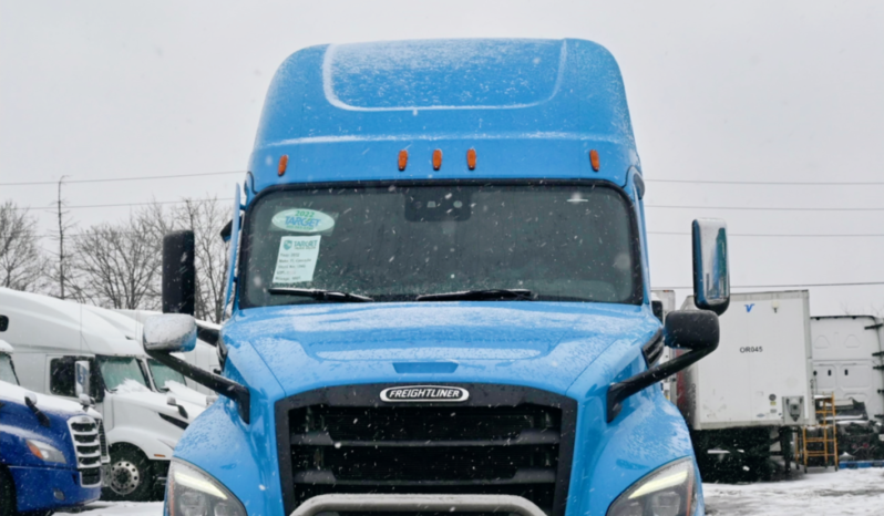 
								2022 Freightliner Cascadia full									
