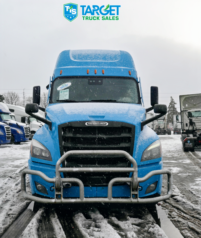 
								2022 Freightliner Cascadia full									