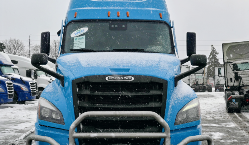 
								2022 Freightliner Cascadia full									