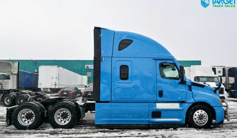 
								2022 Freightliner Cascadia full									