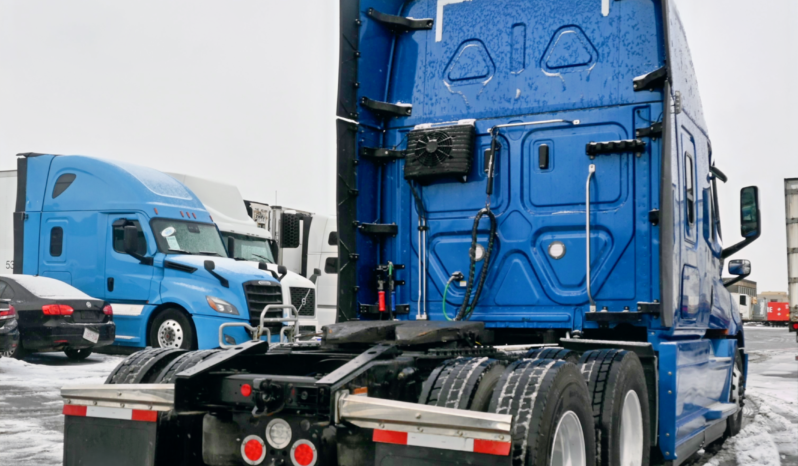 
								2024 Freightliner Cascadia full									