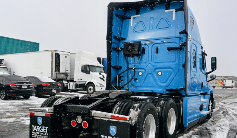 
								2022 Freightliner Cascadia full									