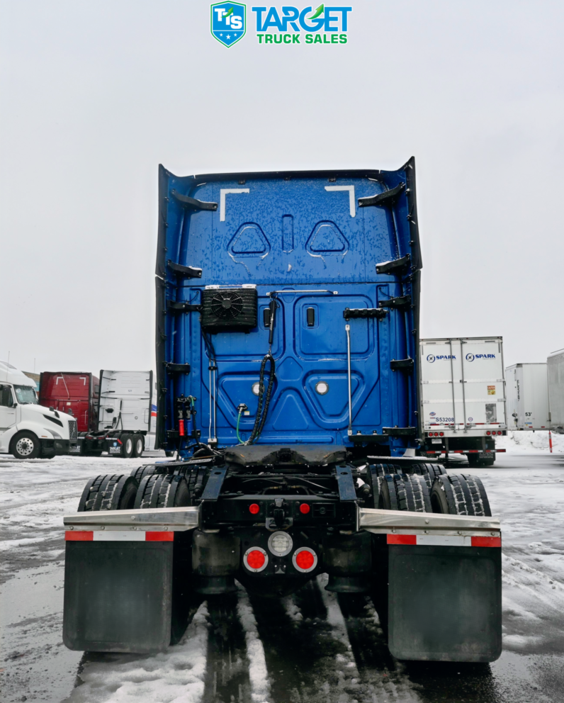 
								2024 Freightliner Cascadia full									