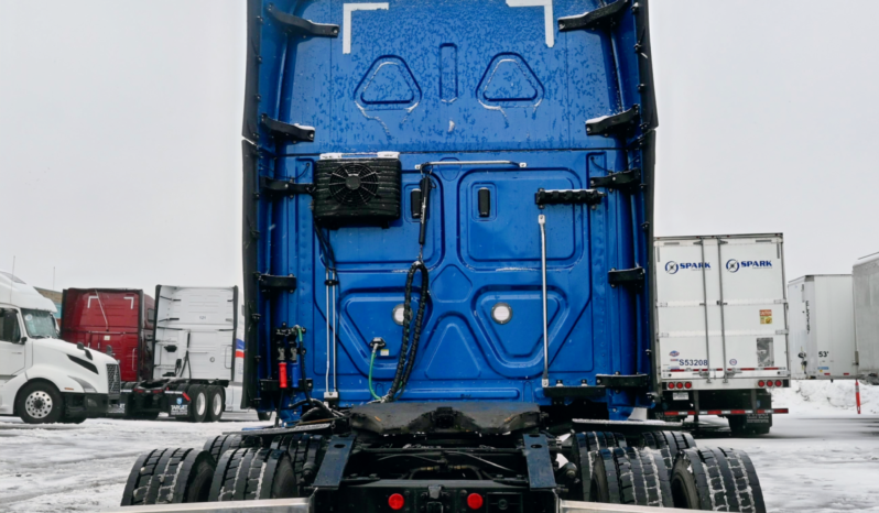 
								2024 Freightliner Cascadia full									