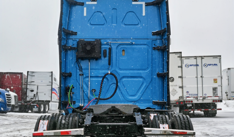 
								2022 Freightliner Cascadia full									