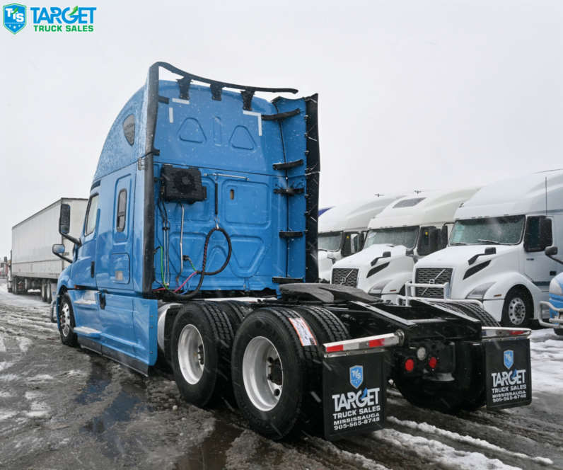 
								2022 Freightliner Cascadia full									